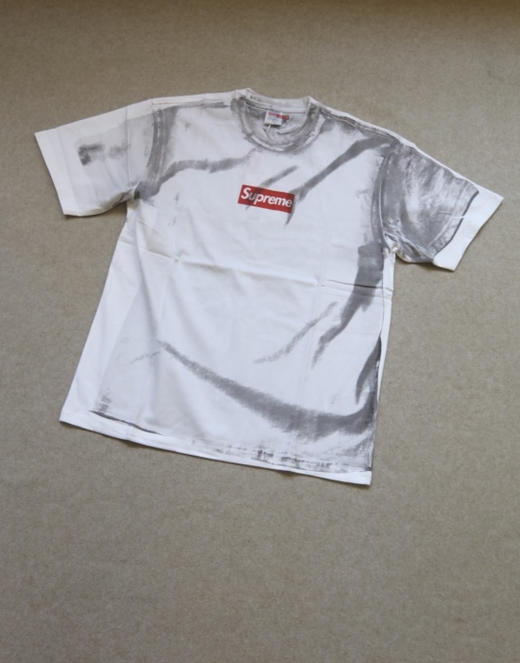 马不停蹄 嘚儿驾 哈！情侣段 Supreme & MM6 不规则脏染 假两件 短袖Tee 商品图0