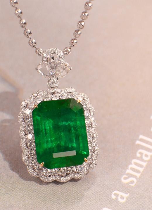 8.7ct 祖母绿吊坠 商品图4