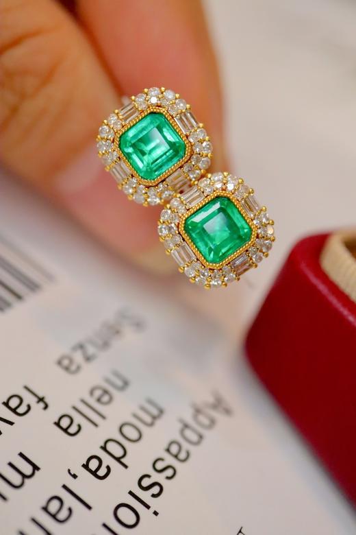 1.5ct 祖母绿耳钉 商品图5