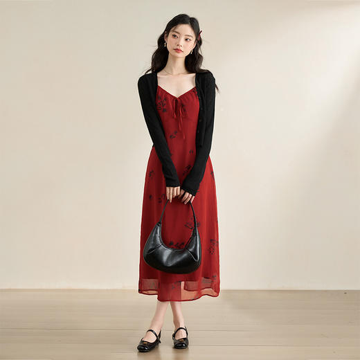 西遇红色碎花法式设计感吊带连衣裙女早春新款浪漫优雅长裙子D2742212 商品图1