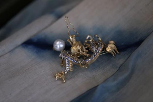 有龙则灵 | 墨龙图大尺寸胸针 商品图1