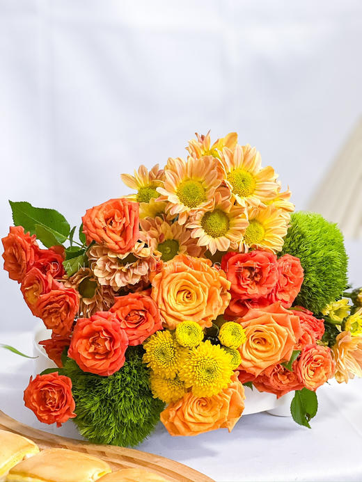 【暮色回响】辉煌玫瑰3支+橙色三文鱼小雏菊3支+黄色小雏菊1支+橙色芭比多头玫瑰2支+绿毛球2支/份（静静设计） 商品图3