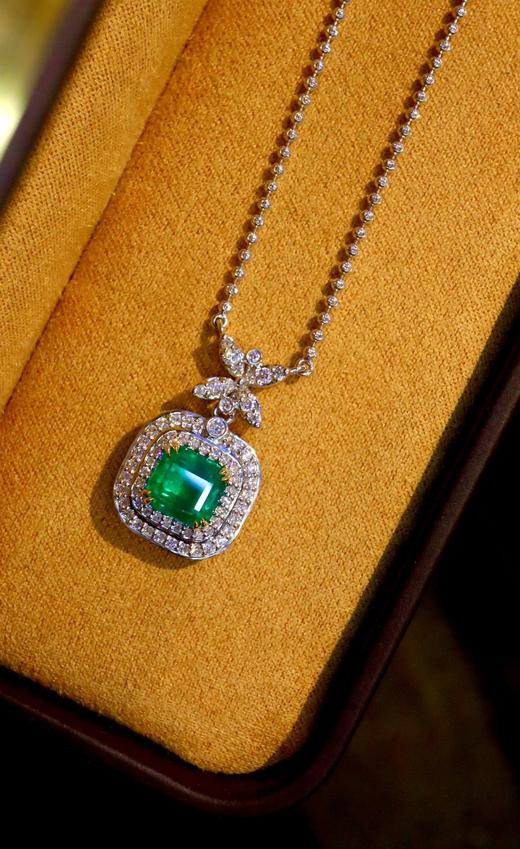 2.15ct 祖母绿项链 商品图2