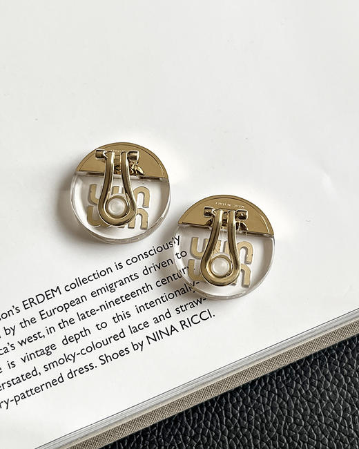 THS 7.13-无 缪家 透明亚克力金色logo耳夹 CU1212 商品图10