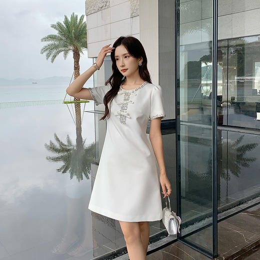 [奢姿轻奢系列]大码女装2024夏季蝴蝶结装饰裙子胖妹妹时尚连衣裙8942890156 商品图0