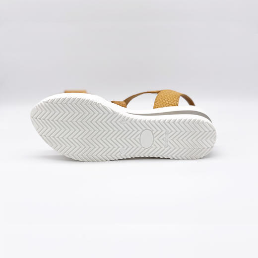 断码特价38码——西班牙原产时尚超舒适轻便女士皮凉鞋N975黄色（超轻款） 商品图5