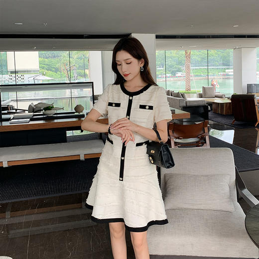 [奢姿轻奢系列]撞色肌理感连衣裙大码女装夏季新款胖妹妹时尚裙子8942826481 商品图3