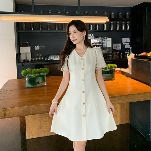 [奢姿轻奢系列]大码女装2024夏季蕾丝拼接裙子胖妹妹V领连衣裙8942890063 商品图1