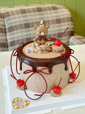 小熊玩具樱桃蝴蝶结装饰蛋糕