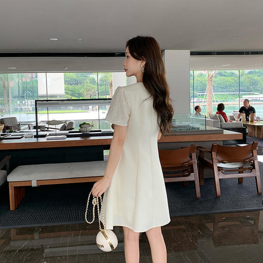 [奢姿轻奢系列]大码女装2024夏季蕾丝拼接裙子胖妹妹V领连衣裙8942890063 商品图3