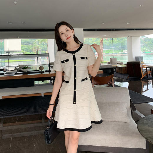 [奢姿轻奢系列]撞色肌理感连衣裙大码女装夏季新款胖妹妹时尚裙子8942826481 商品图2