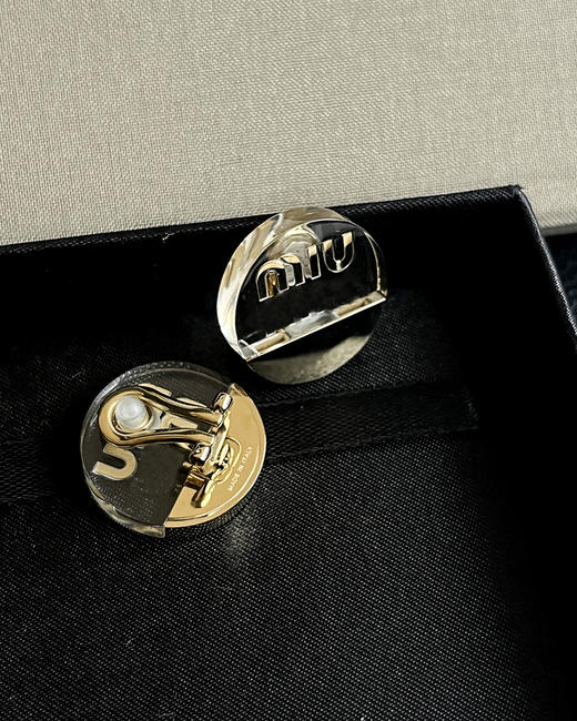 THS 7.13-无 缪家 透明亚克力金色logo耳夹 CU1212 商品图7