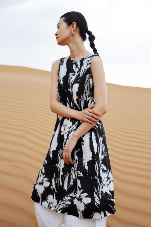 * 绽放489朵【黑白灰系列·女主角】宽松微A显瘦亚麻圆领无袖背心裙 商品图5