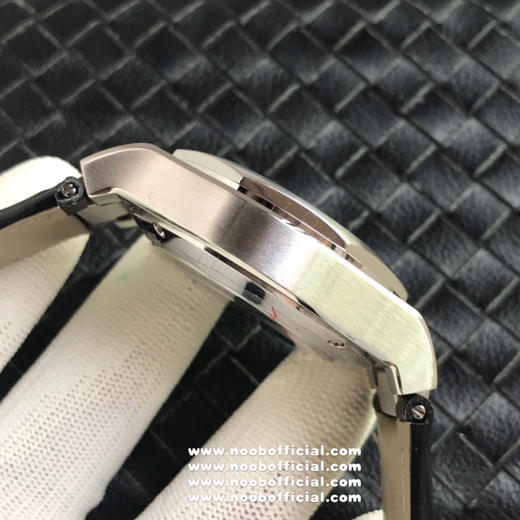 『NOOB独家货源』Girard-Perregaux 芝柏 Laureato Chronograph 桂冠系列42毫米计时腕表 316L精钢表壳 蓝宝石表镜 巴黎钮钉表盘 棒状指针 商品图5