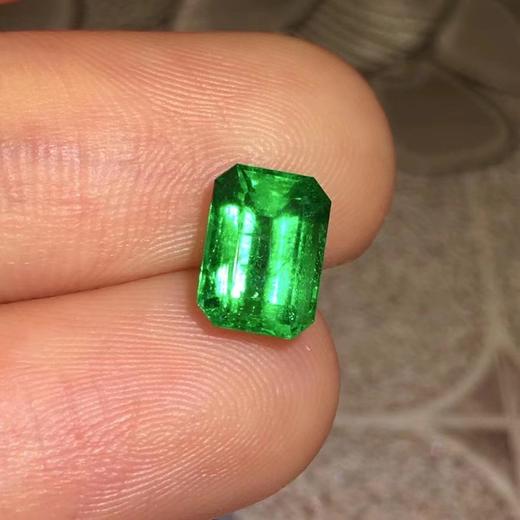 1.7ct 祖母绿裸石 商品图0
