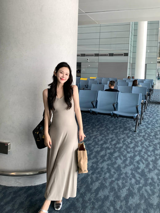 Read Nameless /奶茶色挂脖超弹吊带裙 商品图4