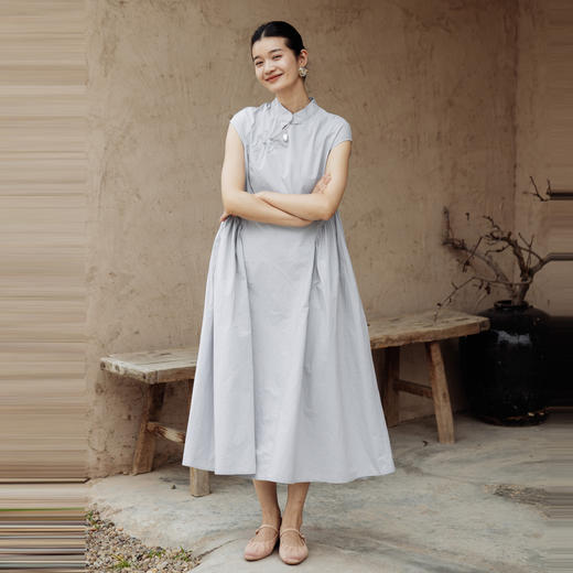 绽放478朵【黑白灰系列·韵姐儿】长绒棉新中式分割短袖连衣裙 商品图1