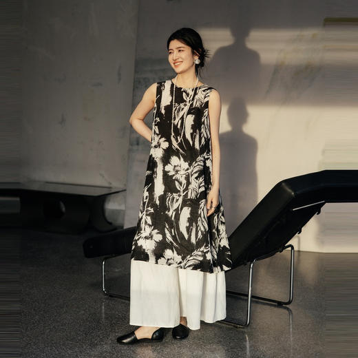 * 绽放489朵【黑白灰系列·女主角】宽松微A显瘦亚麻圆领无袖背心裙 商品图3