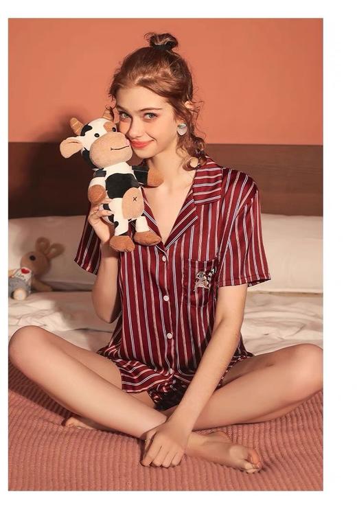 罗莱、水星源头工厂「ESPRIT冰雪丝动物绣花家居服」男女同款家居服 吊牌价：1080元 开团价：99元/套 冰雪丝质地凉而不冰，丝滑透气 上身一整个惊住了！夏天凉飕飕的，仿佛行走的“小空调” 商品图4