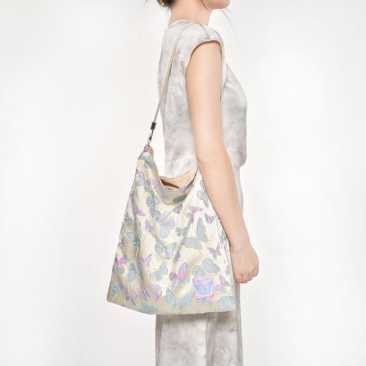 大英博物馆 博物志系列 蝴蝶 提花 国风 单肩包 高颜值 多用途 赠闺蜜朋友 情侣 商品图2