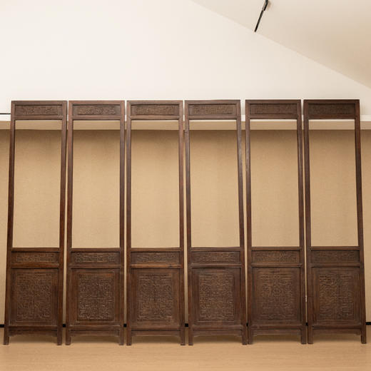 清中期 红木五抹浮雕花卉拐子纹隔扇（六件） 商品图0