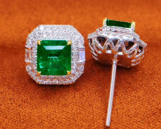 1.67ct 祖母绿耳钉 商品图1