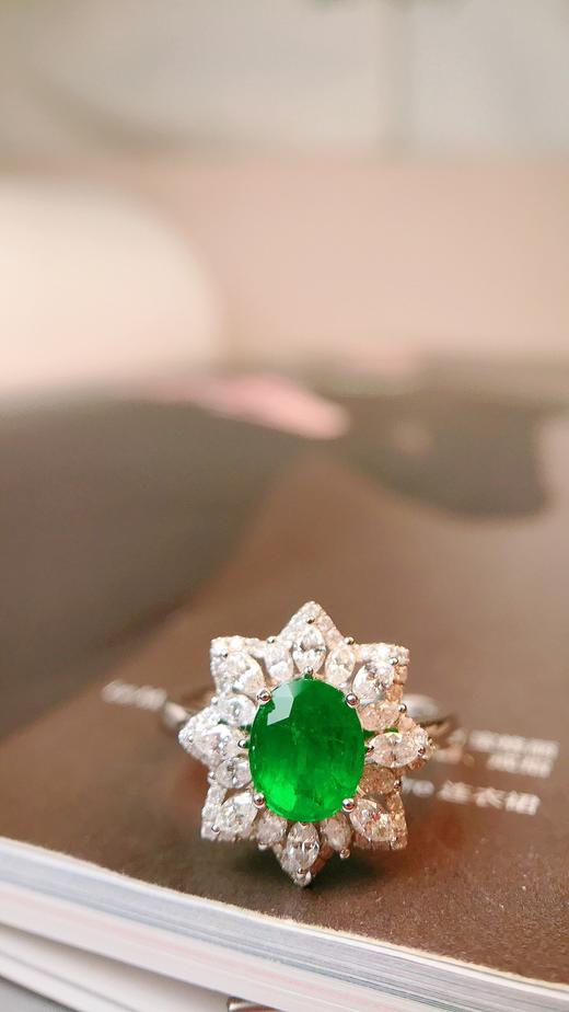 1.04ct 祖母绿戒指 商品图3