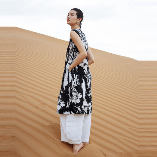 * 绽放489朵【黑白灰系列·女主角】宽松微A显瘦亚麻圆领无袖背心裙 商品图2