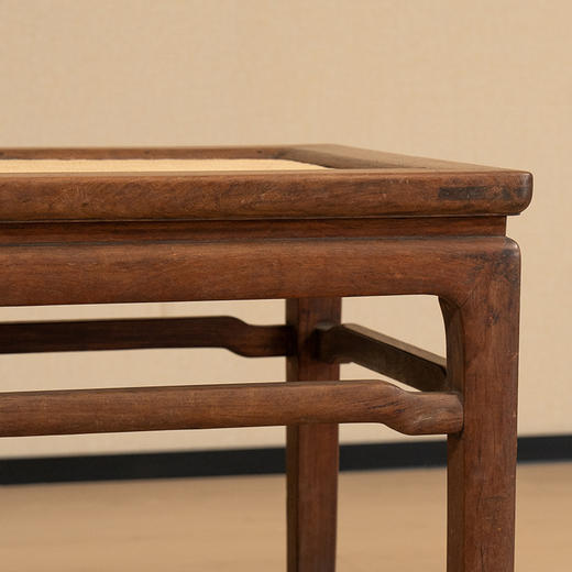 清早期 黄花梨束腰罗锅枨马蹄腿方凳 商品图1