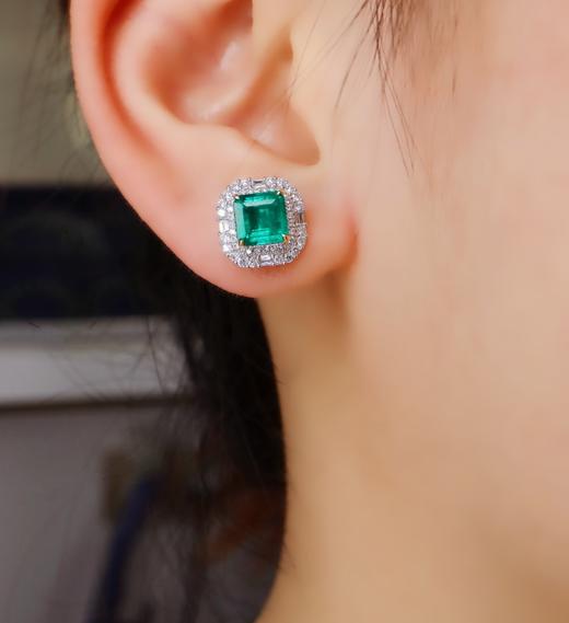 1.67ct 祖母绿耳钉 商品图4