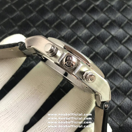 『NOOB独家货源』Girard-Perregaux 芝柏 Laureato Chronograph 桂冠系列42毫米计时腕表 316L精钢表壳 蓝宝石表镜 巴黎钮钉表盘 棒状指针 商品图4