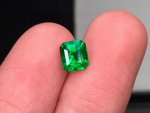 0.86ct 祖母绿裸石 商品图1