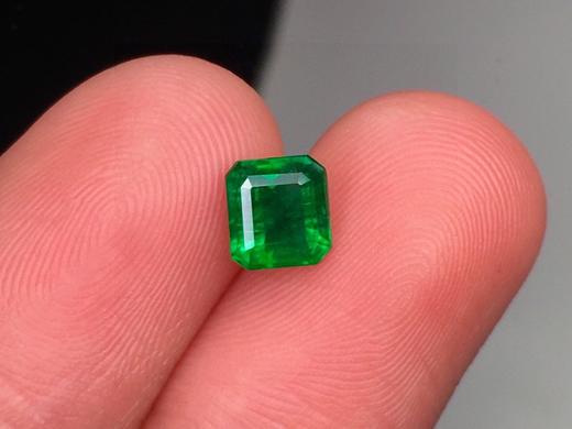 0.75ct 祖母绿裸石 商品图0