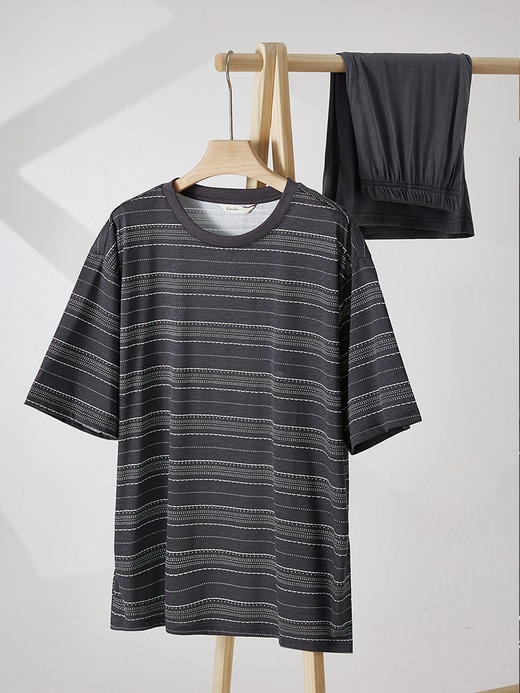 康妮雅男式短袖短裤套头套装 商品图1