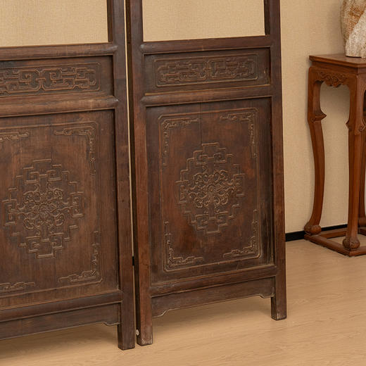 清中期 红木五抹浮雕花卉拐子纹隔扇（六件） 商品图2