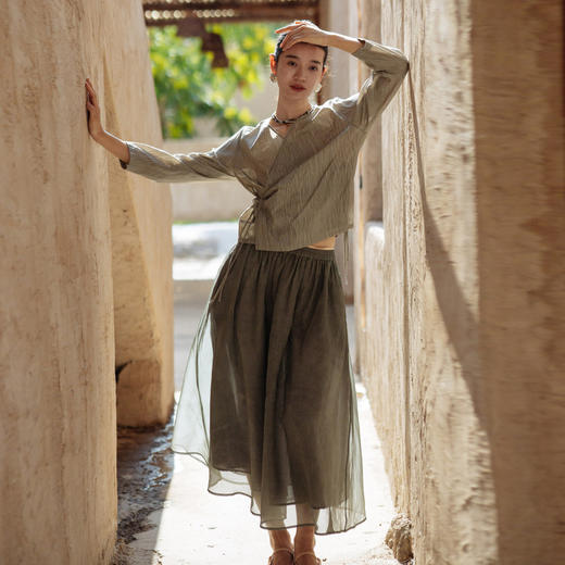 绽放457朵【黑白灰系列·月影】新中式长绒棉柞蚕丝脏染灰带小衫 商品图1