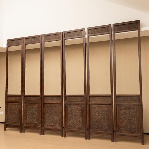 清中期 红木五抹浮雕花卉拐子纹隔扇（六件） 商品图4