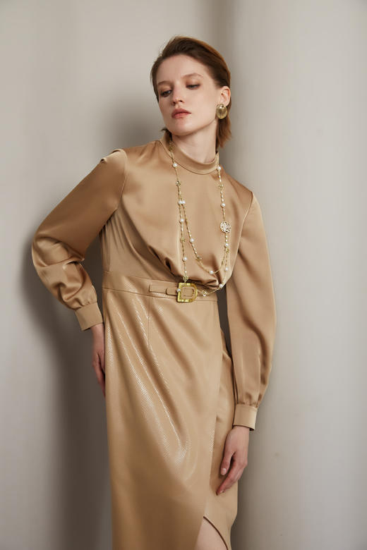 SAFICOO 知性摩登同色异质拼接 假两件式连衣裙 商品图2