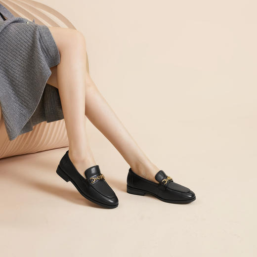 千百度通勤低跟乐福鞋女款秋季小皮鞋豆豆鞋羊皮单鞋正装A24450128 商品图2