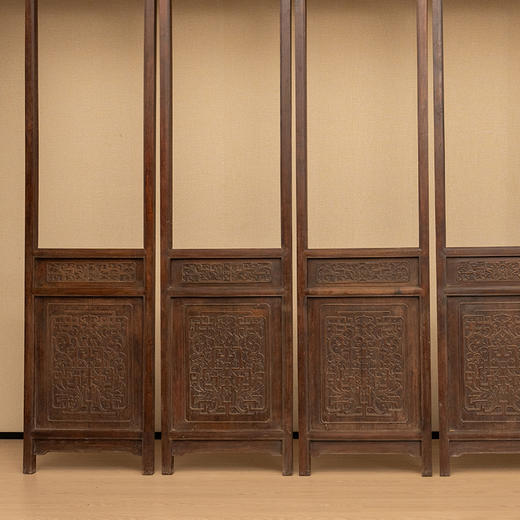 清中期 红木五抹浮雕花卉拐子纹隔扇（六件） 商品图1