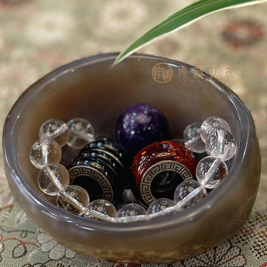 玉髓玛瑙原石雕刻随形摆件 商品图1