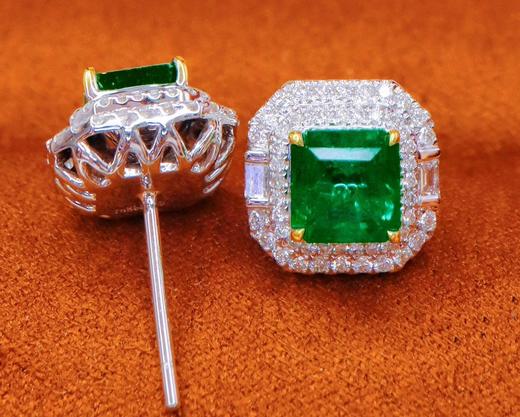 1.67ct 祖母绿耳钉 商品图2