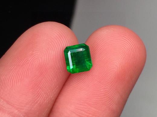 0.75ct 祖母绿裸石 商品图2