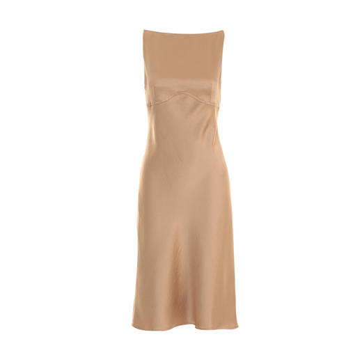 VIMAGE纬漫纪气质通勤纯色无袖一字肩缎面驼色连衣裙秋季新款V2207812 商品图5