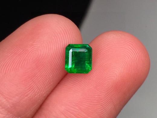 0.75ct 祖母绿裸石 商品图1