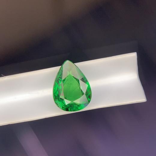 1.03ct 沙弗莱裸石 商品图7