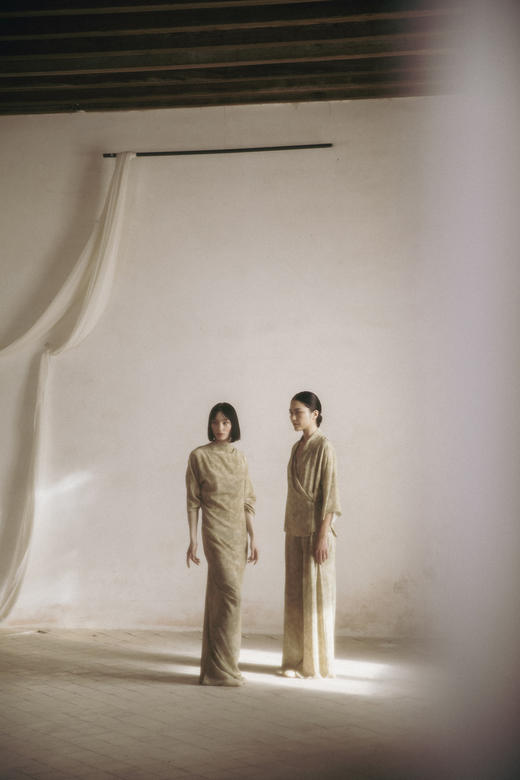 Cortana  花卉晕染ADA系扣真丝上衣 商品图5