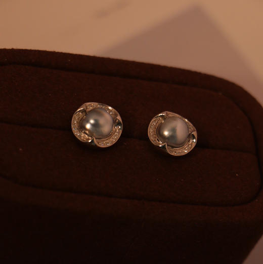 海水keshi 无核 钻石18k 镶嵌后大约 9-10mm 不大很精致 ji强光无暇 铂金灰 chao高级质感 商品图7