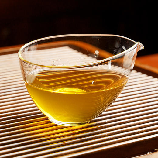 【七星千羽孔雀】2024年从经典走向经典，创造新的老味‘孔雀’普洱茶生茶357克/饼 拍5发6 商品图3