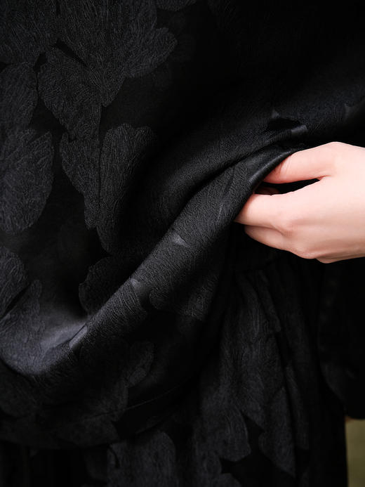 盛唐婧 |真丝冠乐皱烟墨上衣 商品图1